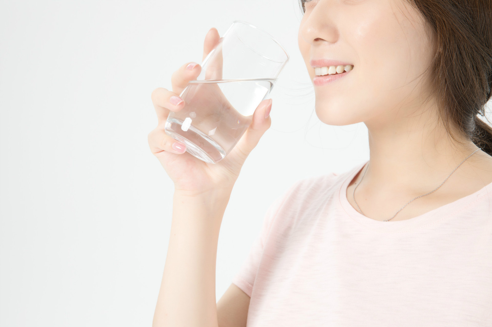 多喝还原水有助于缓解尿液异味